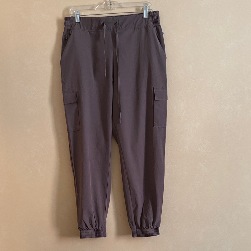 Women's Cargo Pants - Chocolate Brown EUC